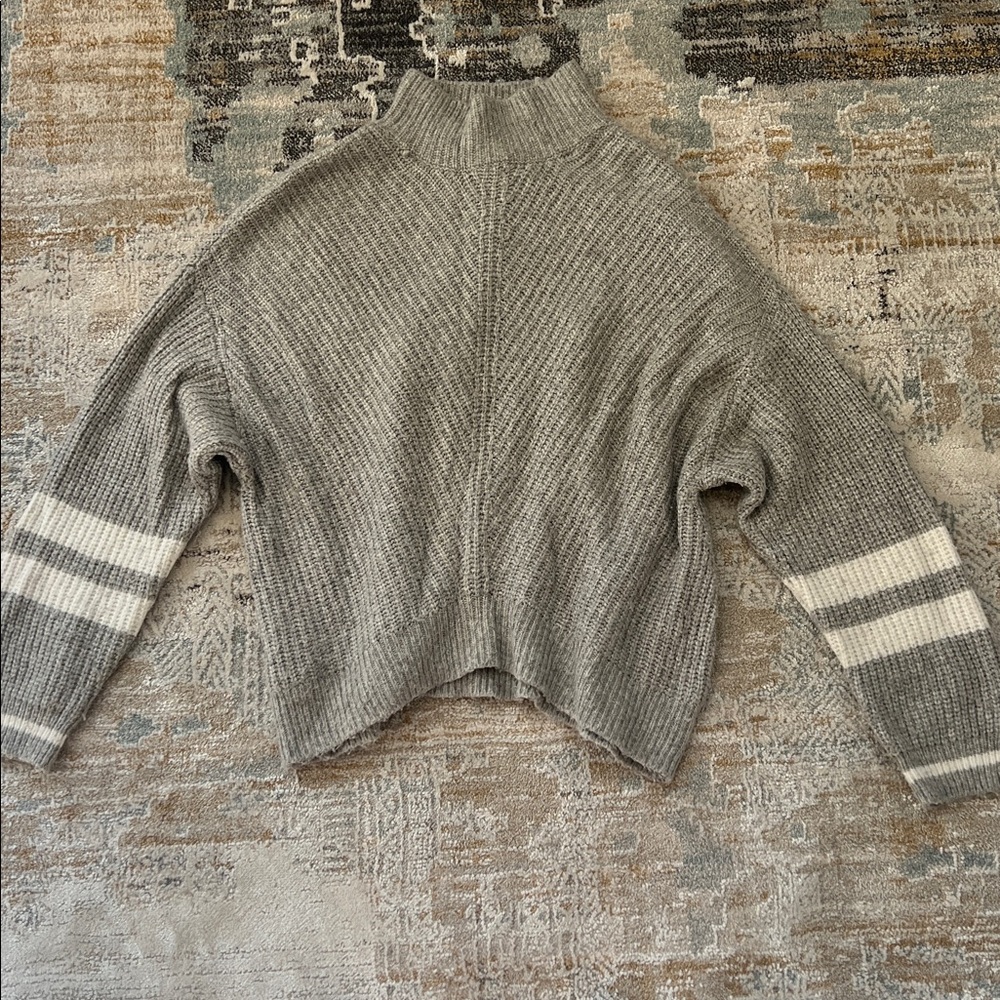 ‼️ Express Heather Gray Knit Top ‼️